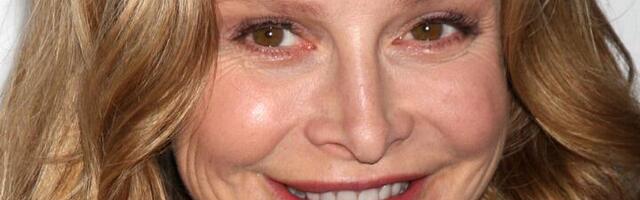 Slavna glumica se pojavila na crvenom tepihu BEZ TRUNKE ŠMINKE:  Ponosno pokazala svoje pravo lice u 60. godini