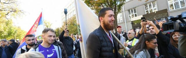 Roditelj učenika Pete: Deca se u ovu školu ne vraćaju dok je na mestu v.d. direktorke Danka Nešović