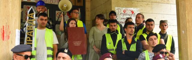 Raspad studentskog fronta? Proglas u centru haosa, na Pravnom izbio sukob oko studenta Babića