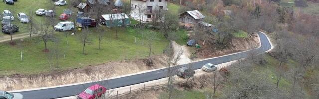 Нових пет километара асфалтног пута према Стрмцу