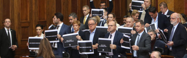Skupština Srbije: Kao pre bojkota