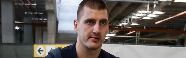 Dok čekamo spisak za OI, Jokić gleda trke konja (VIDEO)