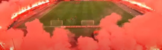 GORI MARAKANA: Navijači banuli na Zvezdin trening i zapalili stadion! (VIDEO)