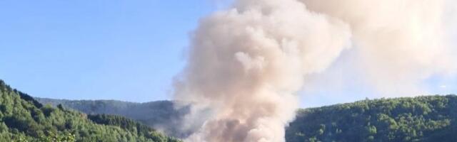 Ponovo gori deponija Golo brdo, gust dim se vidi sa daljine od 30 km