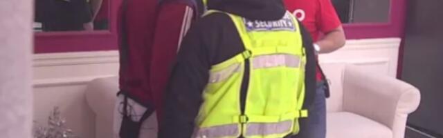 HITAN PREKID PROGRAMA! Obezbeđenje OPKOLILO Elitu - Bora Santana DIVLJA kao razjareni bik! (FOTO)