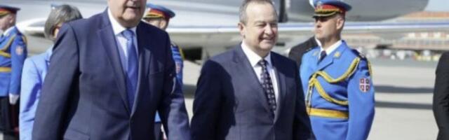 PREDSEDNIK ŠVAJCARSKE U SRBIJI! Parmelan slateo u Beograd, dočekao ga Dačić: "Poštovani predsedniče, dobro došli u Srbiju!" (FOTO)