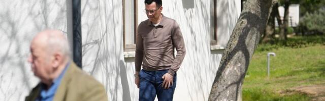 Homoseksualac, narkoman i alkoholičar! Poznati pevač krije mračnu prošlost