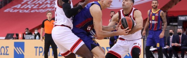 Barsa preživela Pirej, sat ukrao Olimpijakosu produžetak