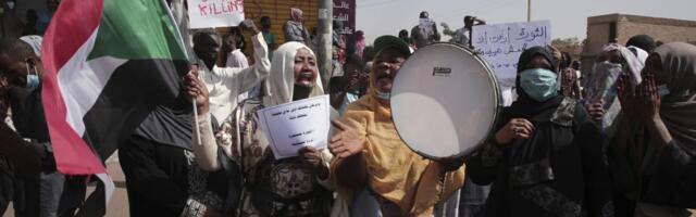 Ubijen demonstrant na protestima protiv vojnih vlasti u Sudanu