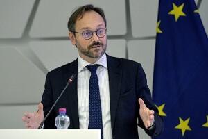 Жиофре: Видљиви знаци да се Србија сврстава уз ЕУ на међународном путу