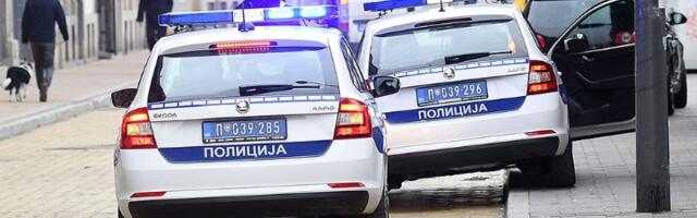Taksista kolima udario komunalnu milicajku, pa se dao u beg