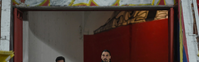 Jedini INCIDENT na "Marakani": Ibrahimovića vređao neodgovorni navijač iz lože /VIDEO/