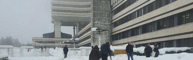 Prizor "zlatnog doba" ispred VMA