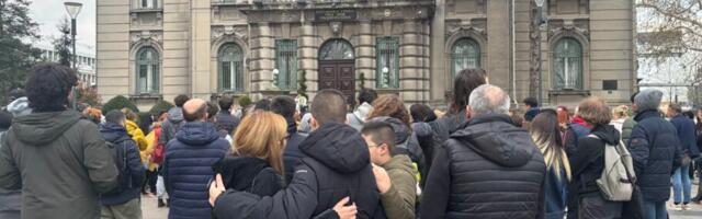 Odbačeni i na ivici egzistencije – roditelji dece sa autizmom protestovali u Nišu