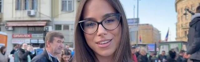 STUDENTKINjA ANĐELIJA NA SVENARODNOM SKUPU: Neprocenjiv osećaj kada ste sa svojim narodom, osećate toplinu i ljubav (VIDEO)