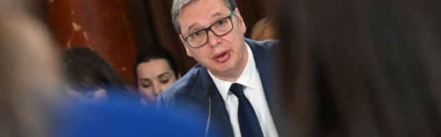 Predsednik kaže da NAORUŽAVAMO SVE: Od toga živimo, hipici bi da PASEMO TRAVU