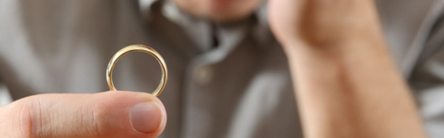 Muji pukao film pa odlučio da zatraži razvod od Fate, a kada su stigli na sud nastao je haos...