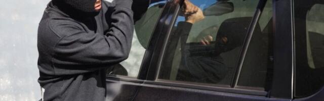 FILMSKA PLJAČKA U KRAGUJEVCU! Lopovi maznuli DVA MILIONA iz kamiona - jedan krao, drugi komandovao!