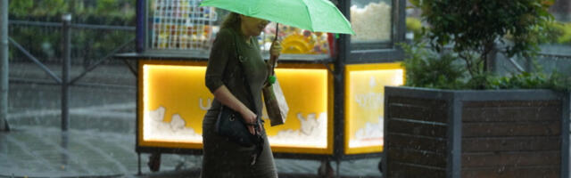 Сутра нестабилно време уз повремене пљускове, грмљавину, град и јак ветар