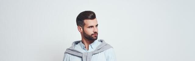 Da li košulja treba da se uvlači u pantalone?