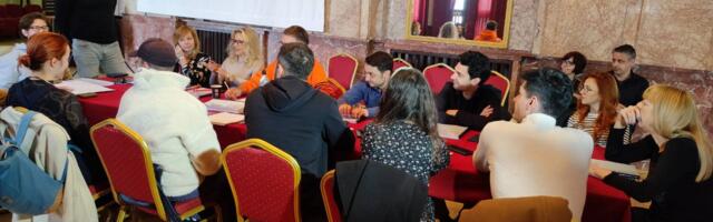 U Narodnom pozorištu u Nišu počele pripreme za predstavu “Vrana u paunovom perju”