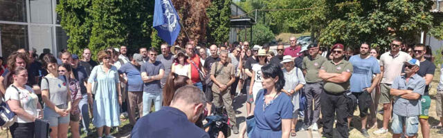U Kragujevcu skup podrške profesorki kojoj preti otkaz