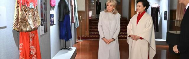 Peng Lijuan i Brižit Makron posetile Narodno pozorište umetnosti Pekinga