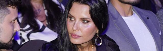 Izvodi obred u šumi - Elena Karaman zapalila vatru, oko nje mrkli mrak (FOTO)