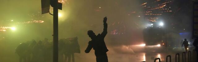 Haos na protestima u Milanu zbog Zimskih olimpijskih igara: Hiljade ljudi na ulicama, vodeni topovi i hapšenja