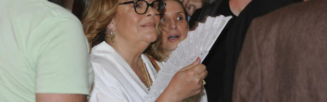 ŠUŠKALO SE DA JU JE MUŽ PREVARIO SA MLAĐOM, A KAD GA JE OSTAVILA, TAJNO SE VIĐALA SA NJIM! Detalji Vesninog razvoda