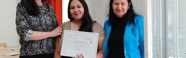 Romkinje jačaju ekonomsku sigurnost: Dodeljeni sertifikati i oprema za 40 žena u Beogradu