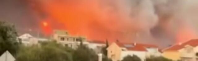 Bukti u Dalmaciji! Udari groma izazvali požare (VIDEO)