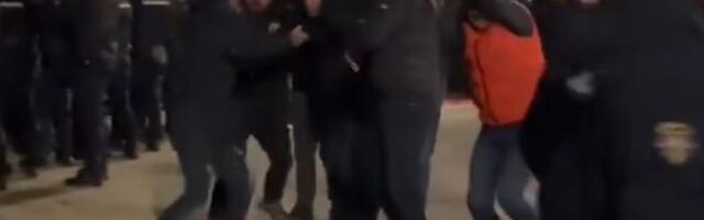 Gradonačelink Kraljeva i u Miločaju pogođen jajetom u glavu (VIDEO)