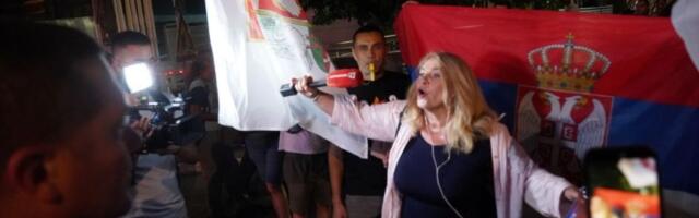 Informerova novinarka najredovnija na protestima - Branka Lazić i danas sa zborovima (FOTO)
