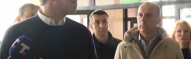 VUČIĆ OBILAZI RADOVE NA REKONSTRUKCIJI KLINIKE ZA GINEKOLOGIJU I AKUŠERSTVO!