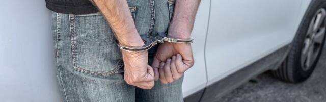 Priveden mladić (22) zbog majice na kojoj je pisalo "Nema predaje"