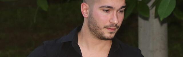 DIRLJIVE SCENE NA GROBU ZORANA ŠIJANA: Mirko posetio večnu kuću svog oca na dan njegovog rođendana, a slike teraju suze na oči (FOTO)