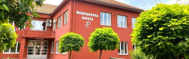 Dvadesetogodišnji Čačanin napao učenicu ispred Medicinske škole, obaveštena policija