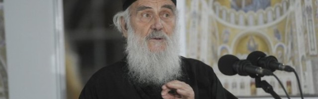 DOBRA VEST IZ KOVID BOLNICE KARABURMA! Evo kako se danas oseća patrijarh Irinej!