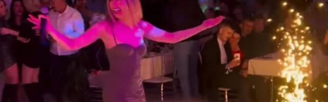 "Tuširam se i perem kosu kad stignem": Rada zagrmela u miniću, ali joj ova stvar teško pada! ŠOKIRALA JE SVE