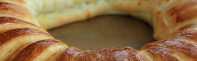 SAMO PRAVE SRPKINJE ĆE NAPRAVITI IZ PRVE! Lisnata sukana pogača sa Zlatara - recept je jedan od NAJBOLJIH