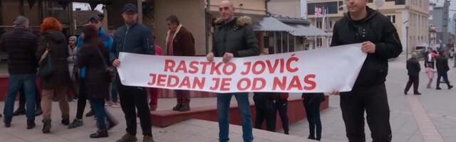 Surdulica na nogama, zvaničnici ćute: Zbog čega građani svakodnevno protestuju?