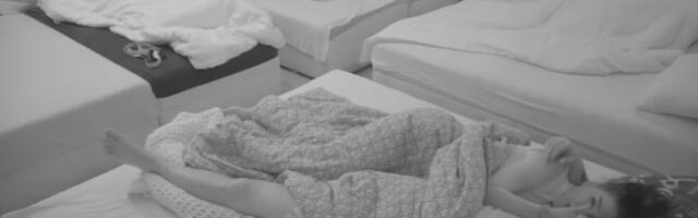 Asmin se uvukao Maji u krevet: Vrela akcija u Eliti, tresla se spavaća soba (VIDEO)