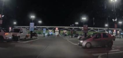 Ludi snimak sa parkinga u Novom Sadu hit na mrežama: Dva “punta” za 20 sekundi “uhvaćena na delu”