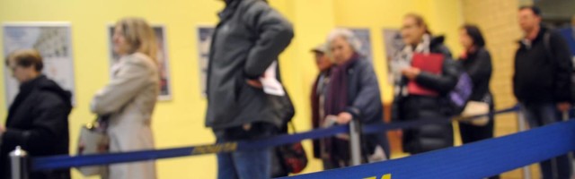 Lažni kuriri Post-ekspresa varaju Srbe: idu od vrata do vrata, pokušavaju da uruče pošiljke i uzimaju novac