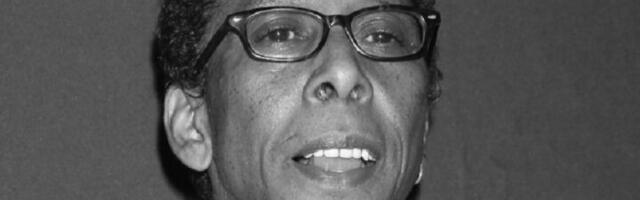 Preminuo glumac Ron Sefas Džons