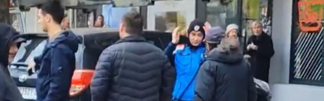 "Pauk" odnosi automobile iz Bulevara kralja Aleksandra zbog Vučićevog mitinga (VIDEO)