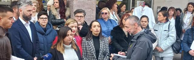 Šta je opozicija poručila pre sednice Skupštine grada Beograda?