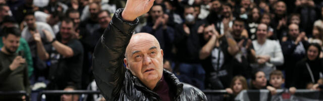 MOĆNA PORUKA GROBARA DULETU VUJOŠEVIĆU: Evo kako su navijači Partizana podržali svog idola u najvećoj životnoj borbi! (FOTO)