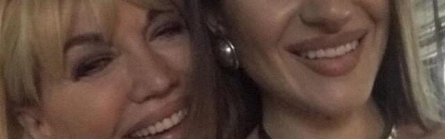 "PRESREĆNA SAM!" Prva izjava Suzane Mančić o trudnoj ćerki, puca od ponosa: Najvažnije mi je da beba bude dobro!